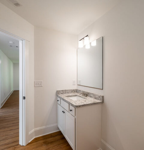169 Vine Street - Bathroom